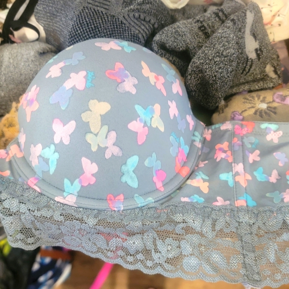 Butterfly 🦋 Victoria Secret Strapless Bra